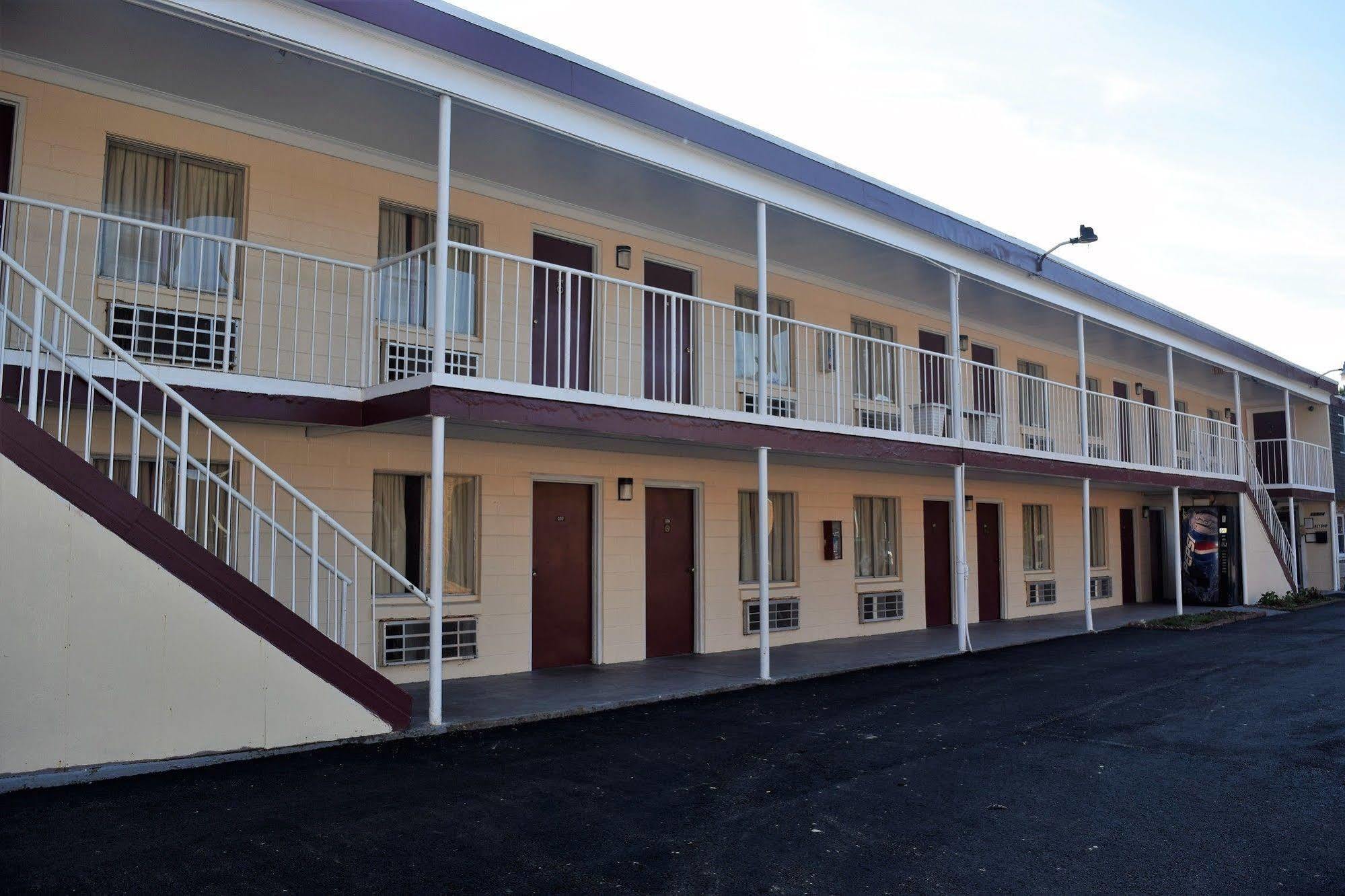 Fort Eustis Inn Newport News Bagian luar foto