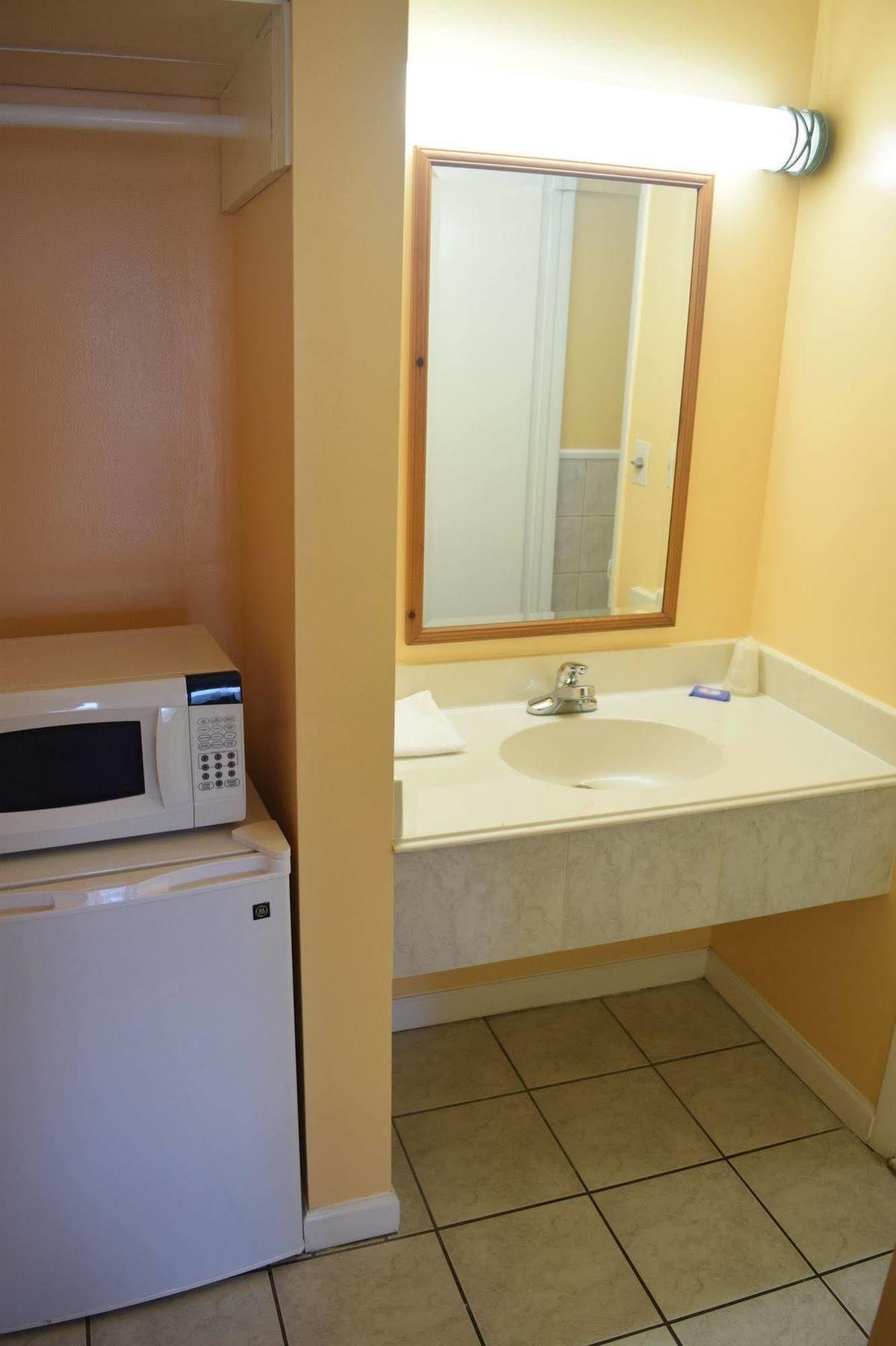 Fort Eustis Inn Newport News Bagian luar foto